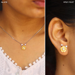 Flower Radiance MOP Silver Pendant Set for Women