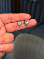 Tania pure silver stud