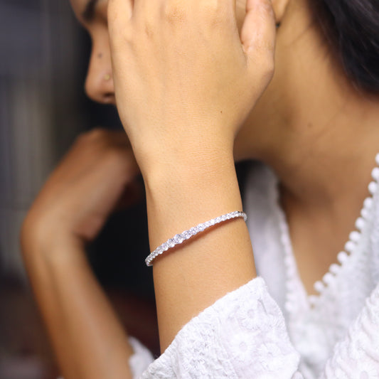 Zircon Beauty Women's Silver Kada