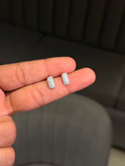 Quiet elegance silver stud