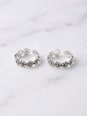 Shrutika silver toerings for women