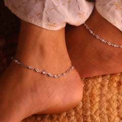 Dot & Leaf Shine Women Silver Payal