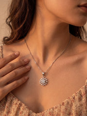 Daisy spark silver pendant set for women