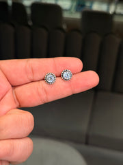 Vivid bloom silver stud