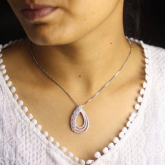 Vela Women's Silver Pendant Set