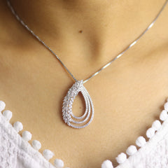 Vela Women's Silver Pendant Set