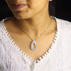 Vela Women's Silver Pendant Set