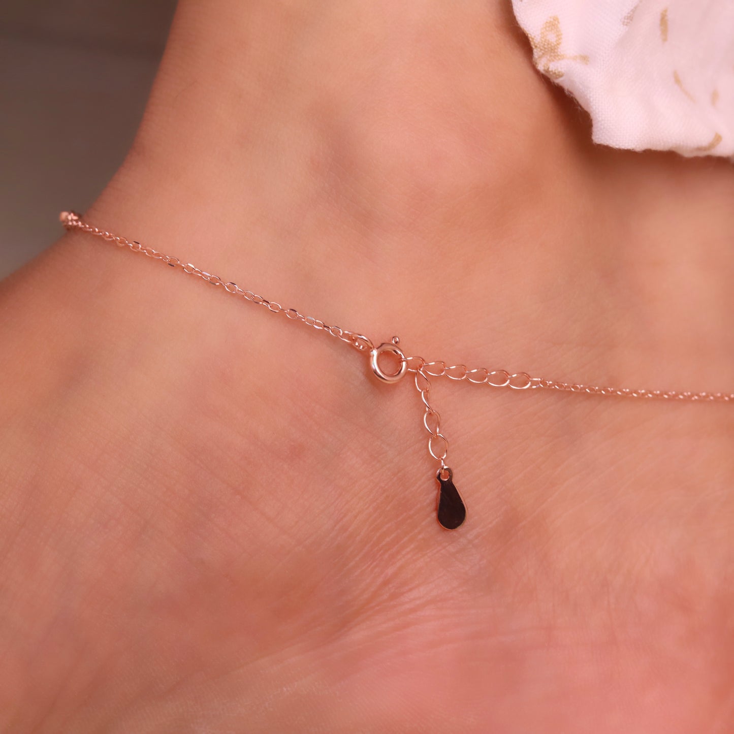 Sleek Chain Rose Gold Stone Payal for Women