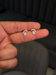 Drop gleam silver stud