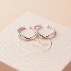 Elegant drift silver toerings for women