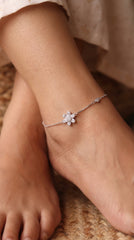 Shining Blossom Sleek Silver Anklet