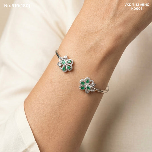 Emerald beauty silver kada for women