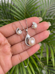 Vihana pearl silver pendant set for women