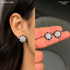 Nira Soft silver Stud