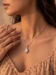 Silver glitz pendant set for women