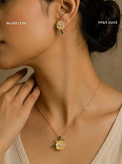 Blossom shine silver pendant set for women