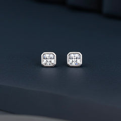 White lustre silver stud