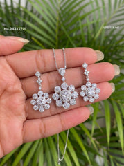 Fluerina silver pendant set for women