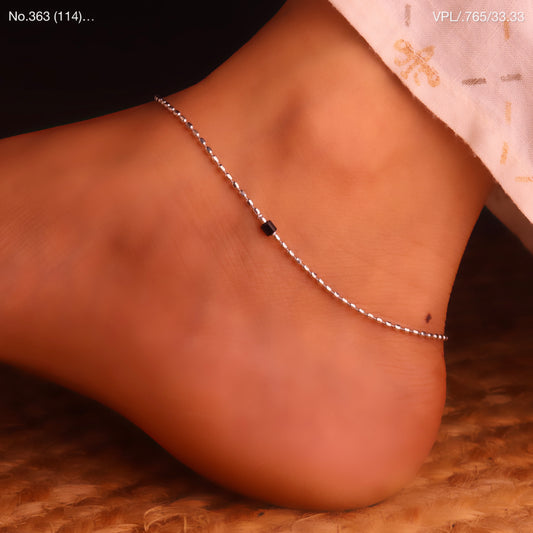 Glossy Black Beads Silver Payal