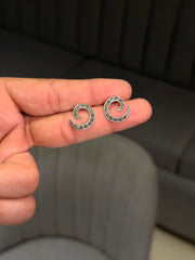 Whirl shine silver stud