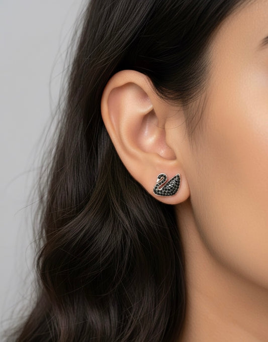 Amethyst swan silver stud