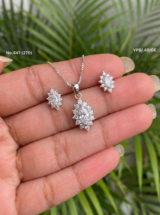 Silver glitz pendant set for women