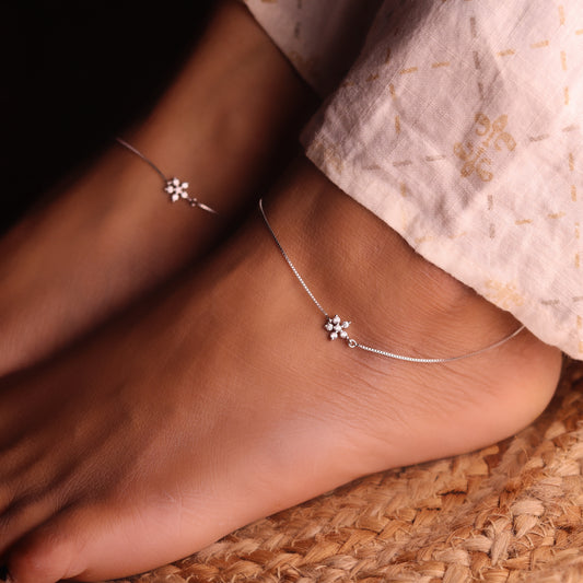 Dew petal silver payal for women