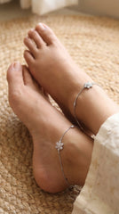 Shining Blossom Sleek Silver Anklet