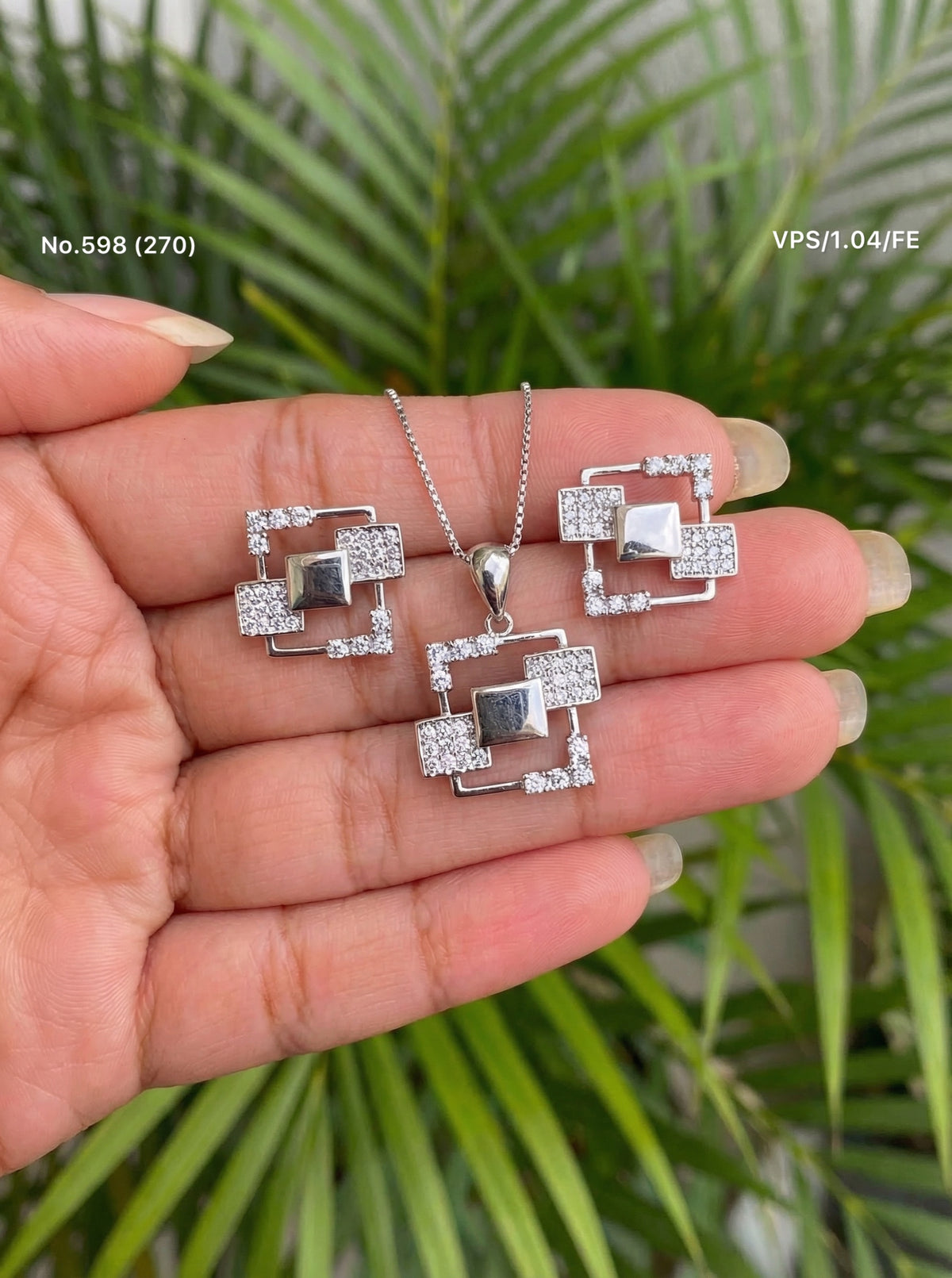 Vanya silver pendant set for women