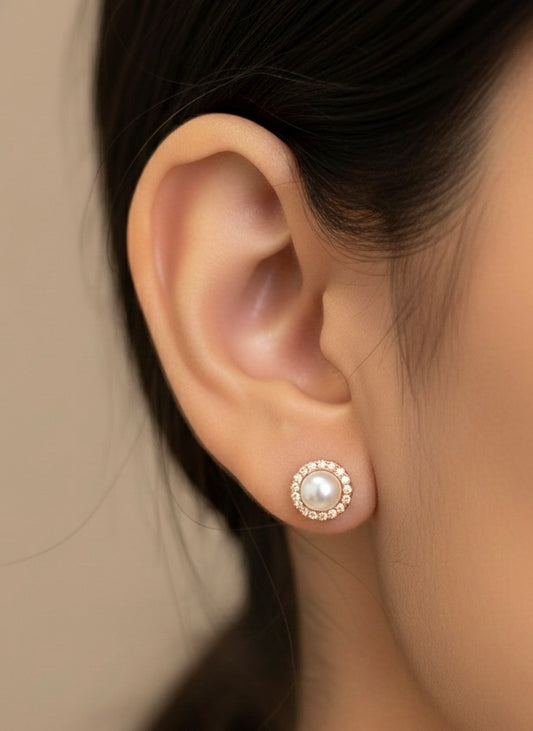 Dewy pearl silver stud