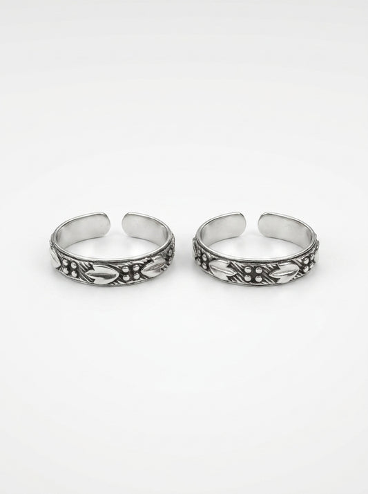 Sarika oxidised silver toerings for women