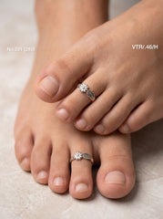 Onyx glow silver toerings for women