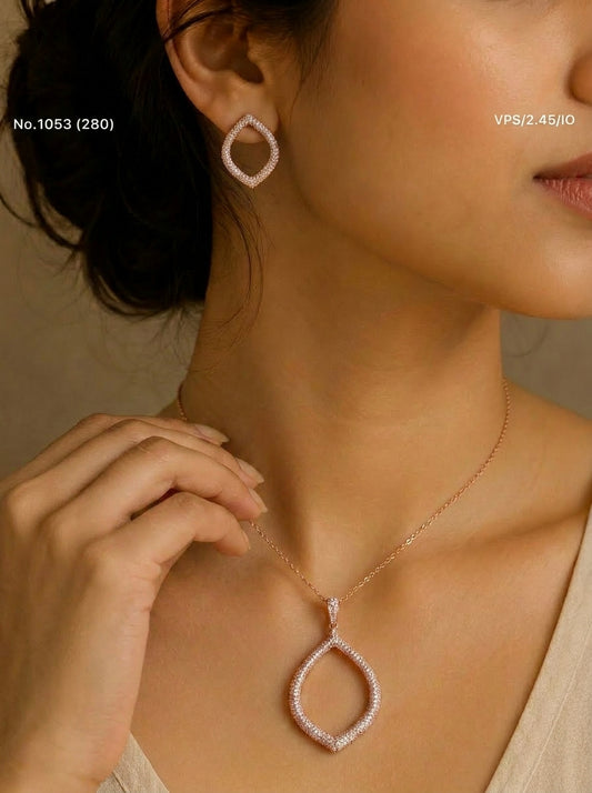 Lunessa silver pendant set for women