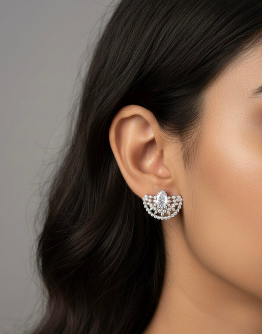 Yuvika shine silver stud