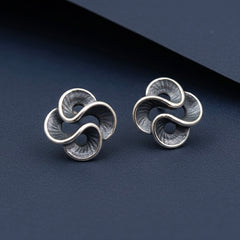 Ash bloom silver stud