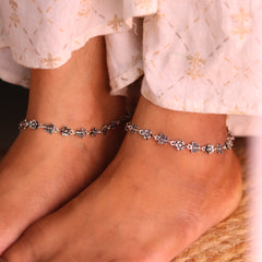 Silver Oxidized Blossom payal