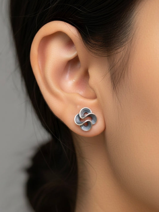 Ash bloom silver stud
