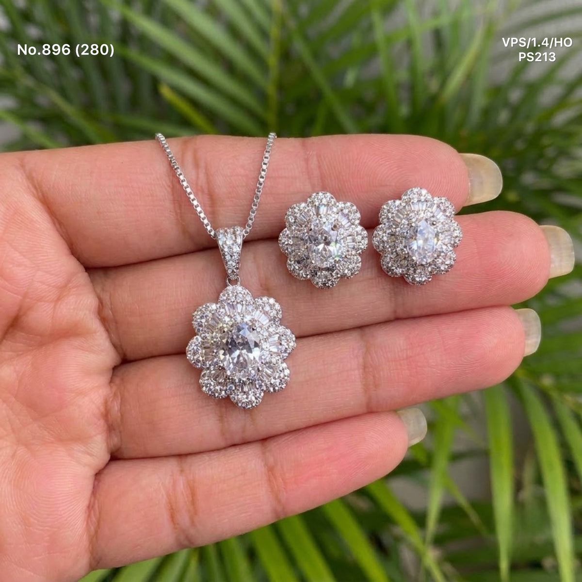 Vihana silver pendant set for women