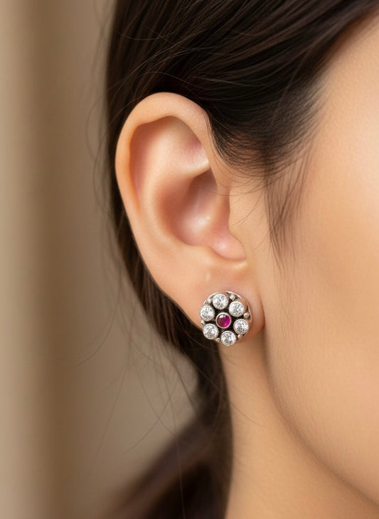Classic bloom silver stud