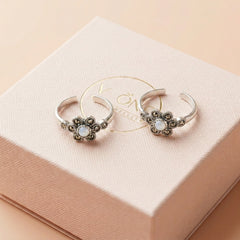 Floral fantasy silver toerings for women