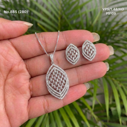 Ayushi silver pendant set for women