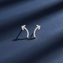 Arrow gleam silver stud