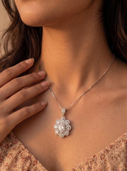 Vihana silver pendant set for women