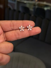 Bloom glow silver stud