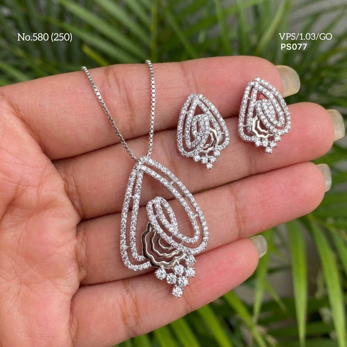 White Royal diamond silver pendant set for women