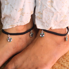 Charming Colour Bloom Silver Black Thread Payal for Women