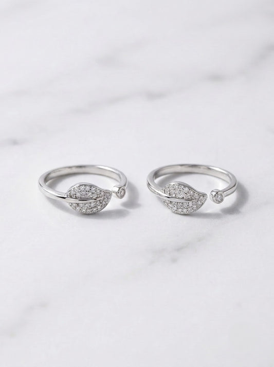 Silver Leaf Sparkle Toe Ring for women