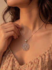 Layered bloom silver pendant set for women