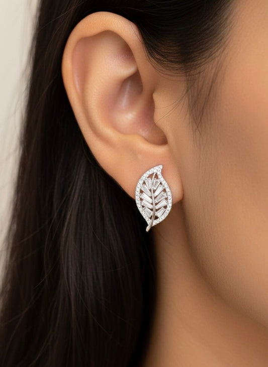 Leaves shine silver stud