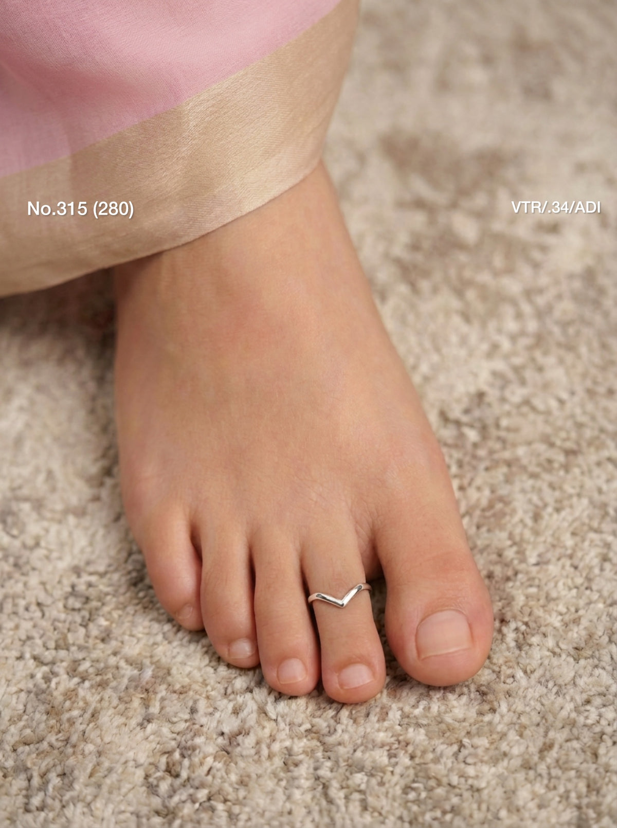 Elegant drift silver toerings for women